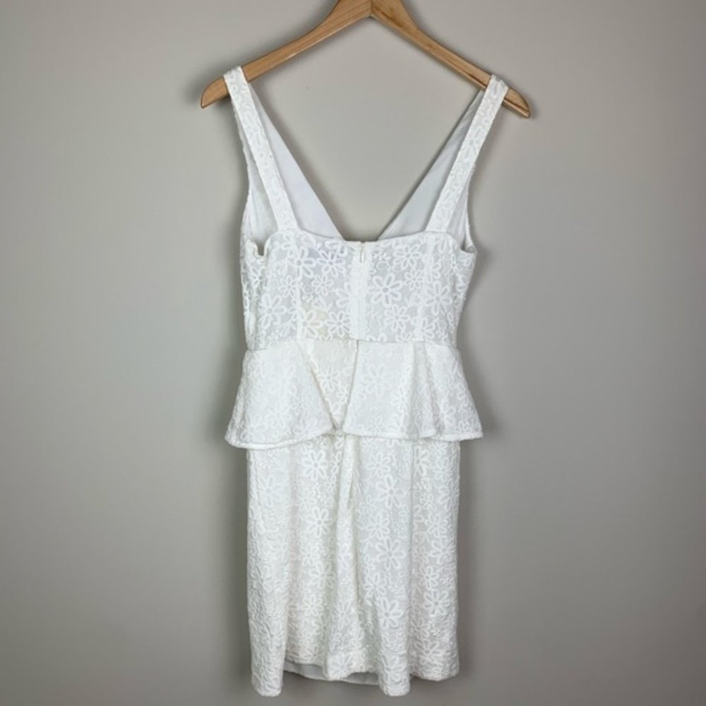 Trina Turk White Lace Peplum Dress NeW - Picture 10 of 10